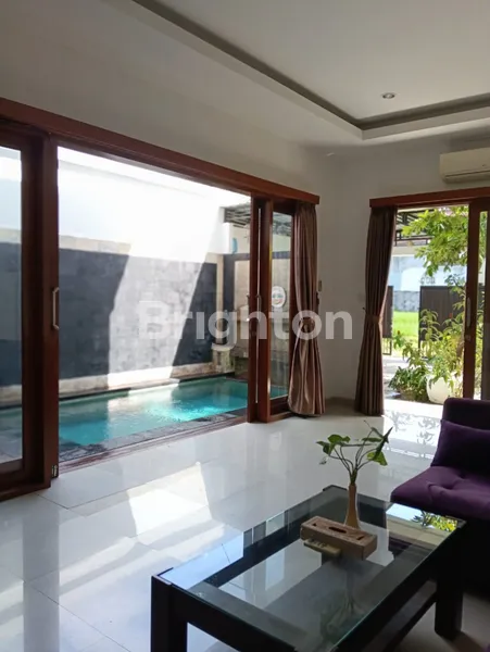 image DISEWAKAN – VILLA LUAS DAN NYAMAN 2 KAMAR TIDUR DEKAT PUSAT SEMINYAK (1)
