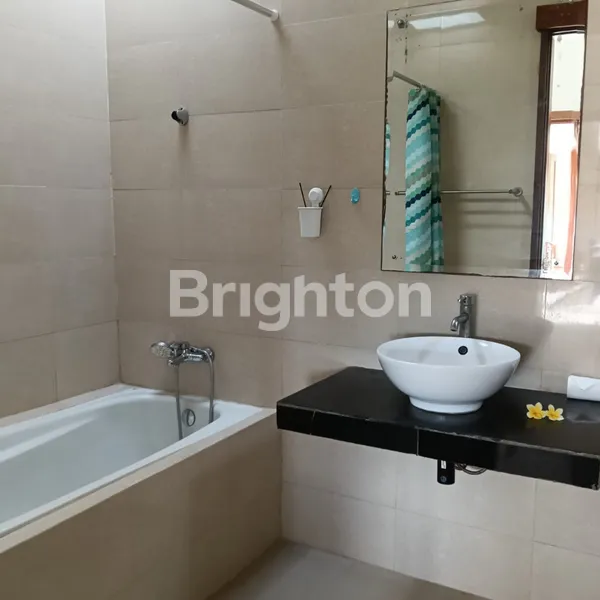 image DISEWAKAN – VILLA LUAS DAN NYAMAN 2 KAMAR TIDUR DEKAT PUSAT SEMINYAK (5)