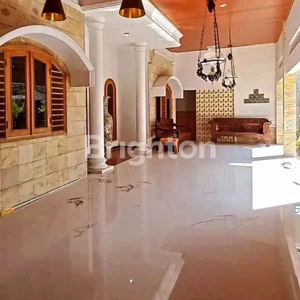 image RUMAH MEWAH 300M² DEKAT BANDARA, 10 MENIT KE UMS COLOMADU (7)