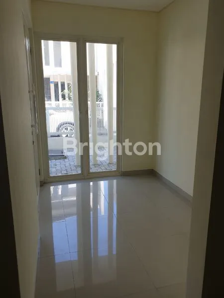 image RUMAH BARU 2 LANTAI SIAP HUNI DI PURI LIDAH KULON SURABAYA (5)