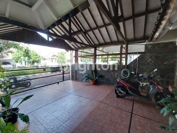 image RUMAH MEWAH DI KOMPLEK GADING REGENCY, BANDUNG (1)