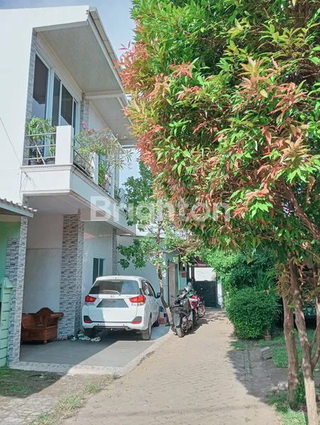 image RUMAH 2 LANTAI, LUAS DAN STRATEGIS DI CIPUTAT (8)