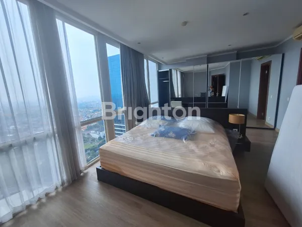 image 3 BEDROOM APARTMEN VIA CIPUTRA WORLD FULL FURNISH (6)