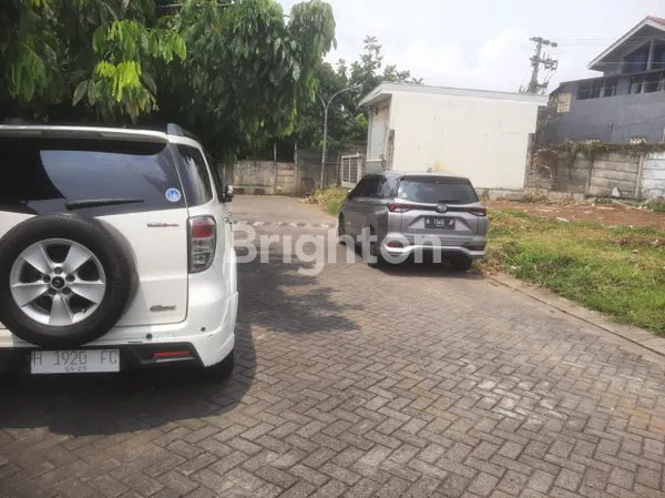 image RUMAH BAGUS 2 LANTAI, STRATEGIS DI KAWASAN PERUMAHAN SEMAWIS DI KEDUNG MUNDU SEMARANG TIMUR (8)