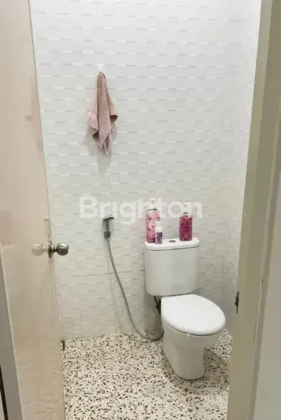 image RUMAH FULL FURNISHED 2 LANTAI DI DAMARSI BUDURAN SIDOARJO (2)