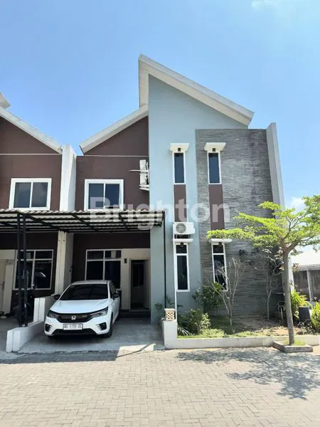 image RUMAH MEWAH FULL FURNISH 4KT DI COLOMADU DEKAT BANDARA ADI SOEMARMO (1)