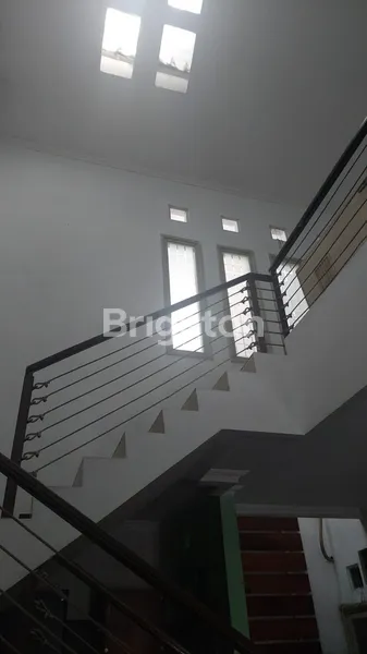 image RUMAH 2 LANTAI DI BABATAN PRATAMA SURABAYA (4)