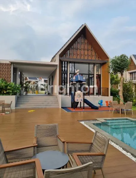 image PINEWOOD RESIDENCE BERDIRI MEGAH DI ATAS DATARAN TINGGI YANG HIJAU DAN PERBUKITAN YANG LEMBUT (3)