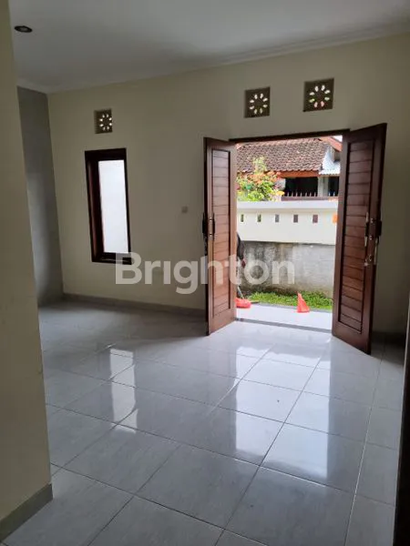 image DIJUAL RUMAH NYAMAN STRATEGIS PEGUYANGAN  (2)