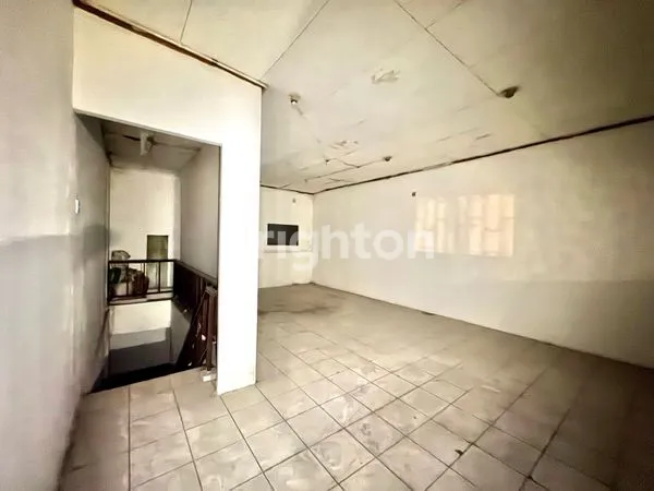 image RUKO 2 LANTAI PARKIRAN LUAS DALAM KOMPLEK DUTAMAS JELAMBAR (6)