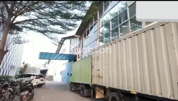image GUDANG BEKAS PABRIK CENGKARENG TANGERANG (3)