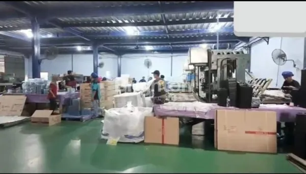 image GUDANG BEKAS PABRIK CENGKARENG TANGERANG (4)