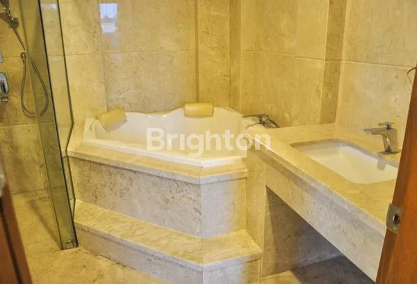 image RUMAH MEWAH 2 LANTAI STRATEGIS DEKAT MRT SCBD KEBAYORAN BARU (4)