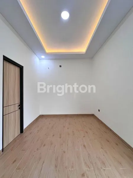 image RUMAH MEWAH 2 LANTAI DALAM CLUSTER DI JAGAKARSA (6)