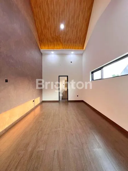 image RUMAH MEWAH 2 LANTAI DALAM CLUSTER DI JAGAKARSA (4)