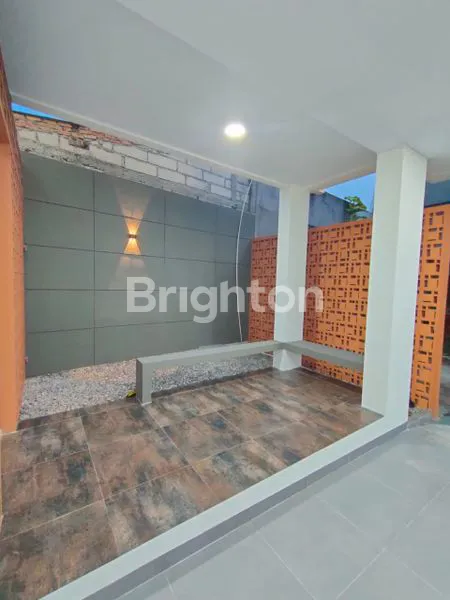 image RUMAH MEWAH 2 LANTAI DALAM CLUSTER DI JAGAKARSA (7)