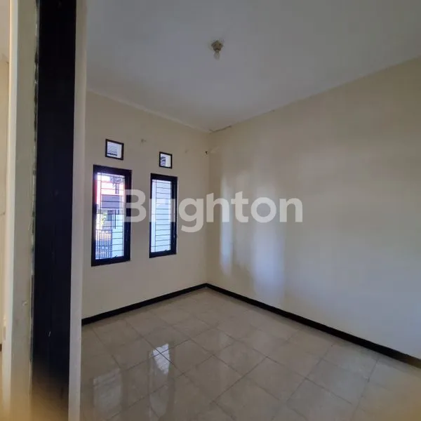 image RUMAH SIAP HUNI SURABAYA TIMUR DEKAT ITS PAKUWON CITY SUKOLILO DIAN REGENCY (3)