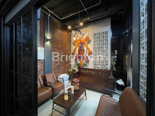 RUMAH UNTUK CAFE 4 LANTAI DI PASURUAN