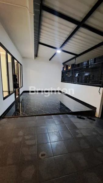 image RUMAH MEWAH 2 LANTAI DI CITRA 5, DEKAT RS CIPUTRA & MALL (2)