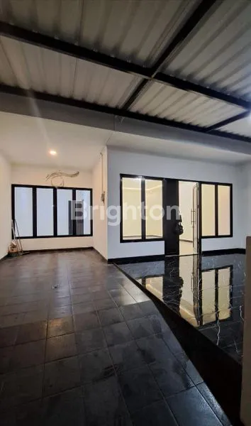 image RUMAH MEWAH 2 LANTAI DI CITRA 5, DEKAT RS CIPUTRA & MALL (1)