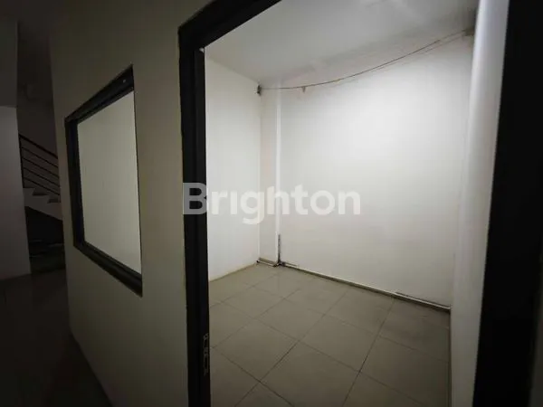 image DISEWAKAN RUKO 3 LANTAI SUPER STRATEGIS JL.SILIWANGI (2)