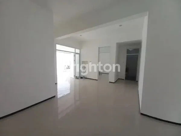 image RUMAH SIAP HUNI DARMO BARU BARAT BARU RENOVASI TOTAL (4)