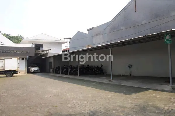 image GEDUNG PREMIUM 1980M² SHM 6 MENIT DARI PUSAT BISNIS BANDUNG JALAN ASIA AFRIKA (8)