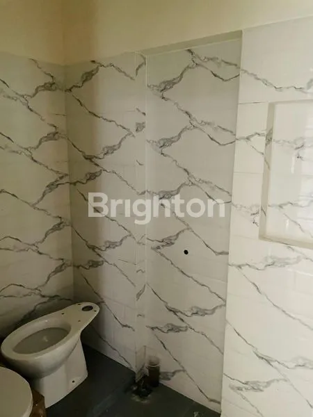 image RUMAH BARU 2 LANTAI DEKAT UPN MEDOKAN AYU - SHM READY (4)