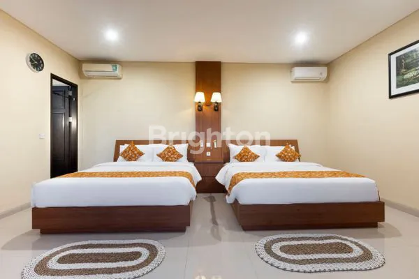 image MODERN 6-BEDROOM VILLA WITH MEETING ROOM – FOR MONTHLY RENT IN NUSA DUA LOCATED ON MAYASARI STREET, GANG DHARMAWANGSA, SOUTH KUTA (3)