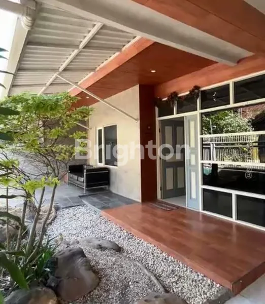 image RUMAH TERAWAT SIAP HUNI NYAMAN SEJUK DARMO BARU TIMUR DEKAT SUKOMANUNGGAL KUPANG INDAH TOL SATELIT HR MUHAMMAD PAKUWON MALL (2)