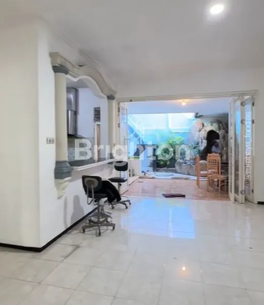 image RUMAH TERAWAT SIAP HUNI NYAMAN SEJUK DARMO BARU TIMUR DEKAT SUKOMANUNGGAL KUPANG INDAH TOL SATELIT HR MUHAMMAD PAKUWON MALL (3)