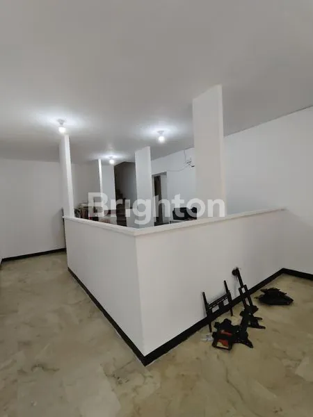 image RUMAH 2 LANTAI DI JL. PROGO, DARMO SURABAYA – LT 805M², ADA KOLAM RENANG! (6)