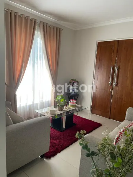 image RUMAH MEWAH 2 LANTAI DENGAN TAMAN BELAKANG, DEKAT FASILITAS UMUM & SOSIAL. (2)