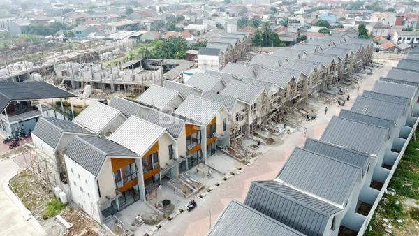 image RUMAH SEBRANG DANAU DI KOTA TANGERANG (2)