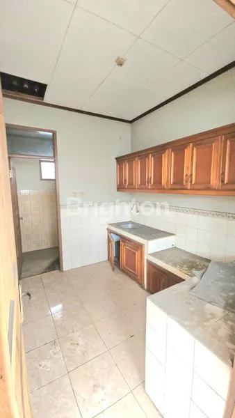 image BANGUNAN USAHA 2 LANTAI MAINROAD CIMAHI - LT 874M2 PARKIR LUAS 20 MOBIL (6)