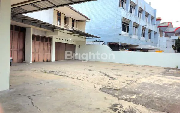 image BANGUNAN USAHA 2 LANTAI MAINROAD CIMAHI - LT 874M2 PARKIR LUAS 20 MOBIL (5)