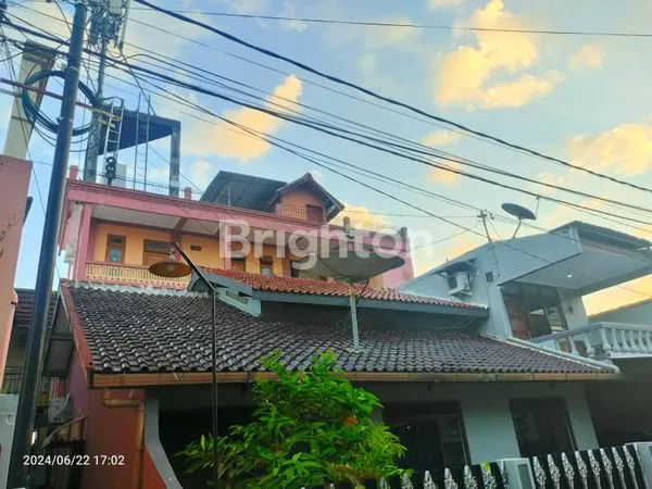 image DIJUAL RUMAH INDUK DAN KOS 20 KAMAR (2)