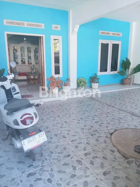 image DIJUAL CEPAT RUMAH 2 LANTAI LOKASI DI PERUMAHAN GRIYA JATINANGOR II TANJUNG SARI (2)