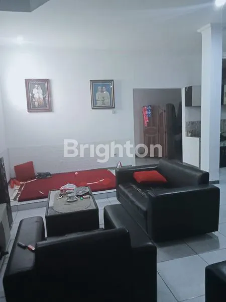 image DIJUAL CEPAT RUMAH 2 LANTAI LOKASI DI PERUMAHAN GRIYA JATINANGOR II TANJUNG SARI (4)