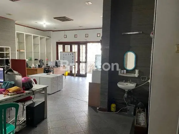 image DIJUAL RUMAH MEWAH 2 LANTAI DENGAN TAMAN LUAS DI CISATU II CIUMBULEUIT BANDUNG DENGAN LOKASI STRATEGIS NYAMAN DAN EKSLUSIF (1)