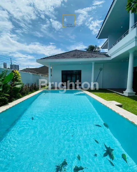 image RUMAH 2 LANTAI SUDAH RENOVASI BERSIH PLUS KOLAM RENANG SEMI FURNISHED DI PEJATEN BARAT INDAH JAKARTA SELATAN (6)