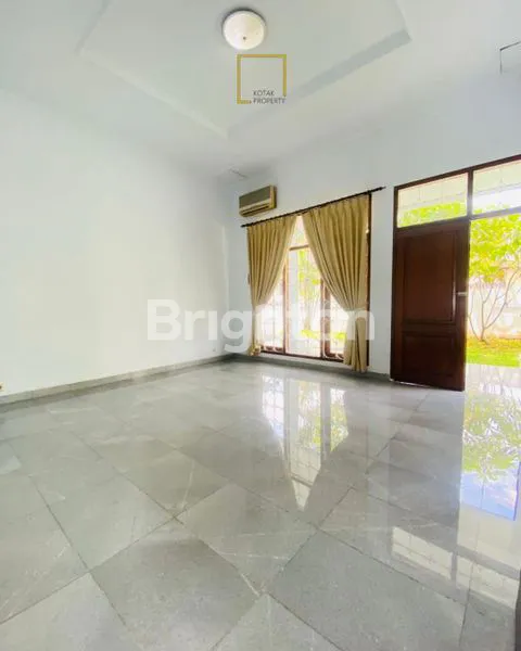 image RUMAH 2 LANTAI SUDAH RENOVASI BERSIH PLUS KOLAM RENANG SEMI FURNISHED DI PEJATEN BARAT INDAH JAKARTA SELATAN (3)