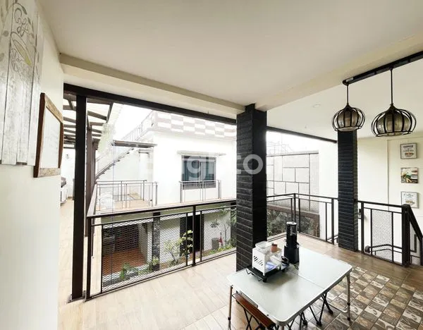 image RUMAH HOOK 2 LANTAI MINIMALIS MODERN LOKASI STRATEGIS DEKAT SUMMARECON DI RIUNG BANDUNG (4)
