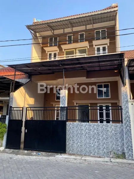 image RUMAH 2 LANTAI MINIMALIS SIAP HUNI BARU RENOV DEKAT ITS DAN PAKUWON CITY (1)