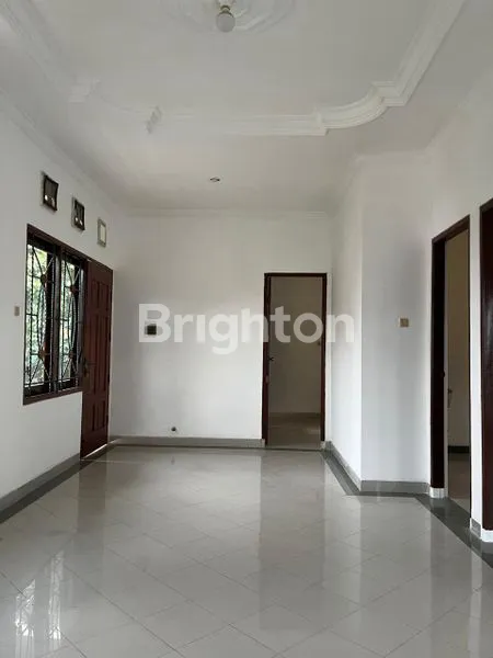 image RUMAH MEWAH 2 LANTAI SEMI-FURNISHED DI GATSU, HOOK TIMUR-SELATAN (5)
