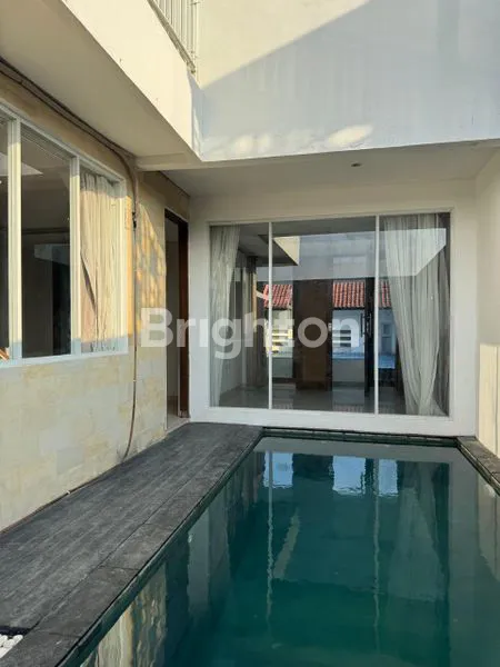 image DIJUAL RUMAH FULL FURNISHED WITH POOL AREA NUSA DUAKABUPATEN BADUNG BALI(5 MENIT DARI TOL BALI MANDARA) LOKASI SANGAT STRATEGIS (2)