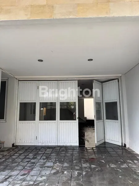 image DIJUAL RUMAH FULL FURNISHED WITH POOL AREA NUSA DUAKABUPATEN BADUNG BALI(5 MENIT DARI TOL BALI MANDARA) LOKASI SANGAT STRATEGIS (7)