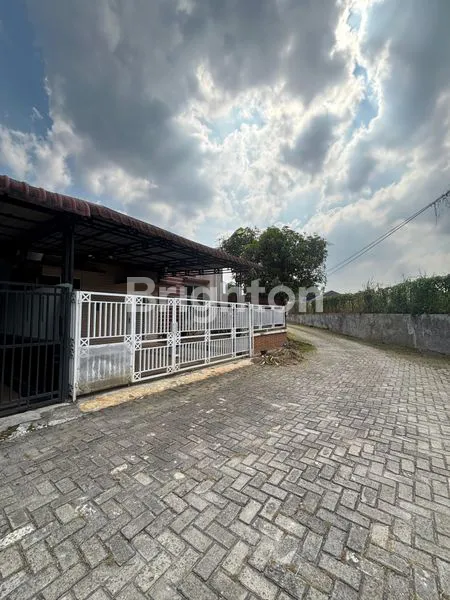 image RUMAH PETAK KOMPLEK (2)