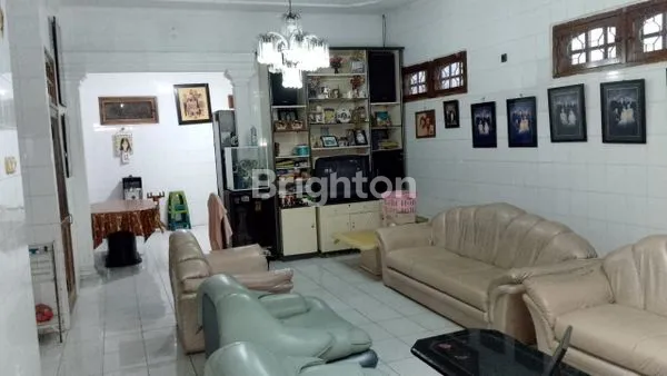 image RUKO 2 LANTAI PREMIUM STRATEGIS DEPAN PASAR BALONGPANGGANG, GRESIK (3)