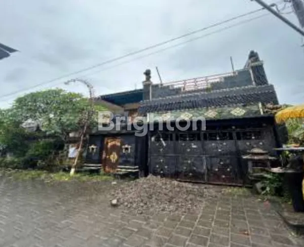 image RUMAH SUPER STRATEGIS DUA LANTAI DI JALAN SIULAN, DENPASAR TIMUR – NYAMAN UNTUK HUNIAN KELUARGA DAN AKSES MUDAH KE FASILITAS UMUM (1)